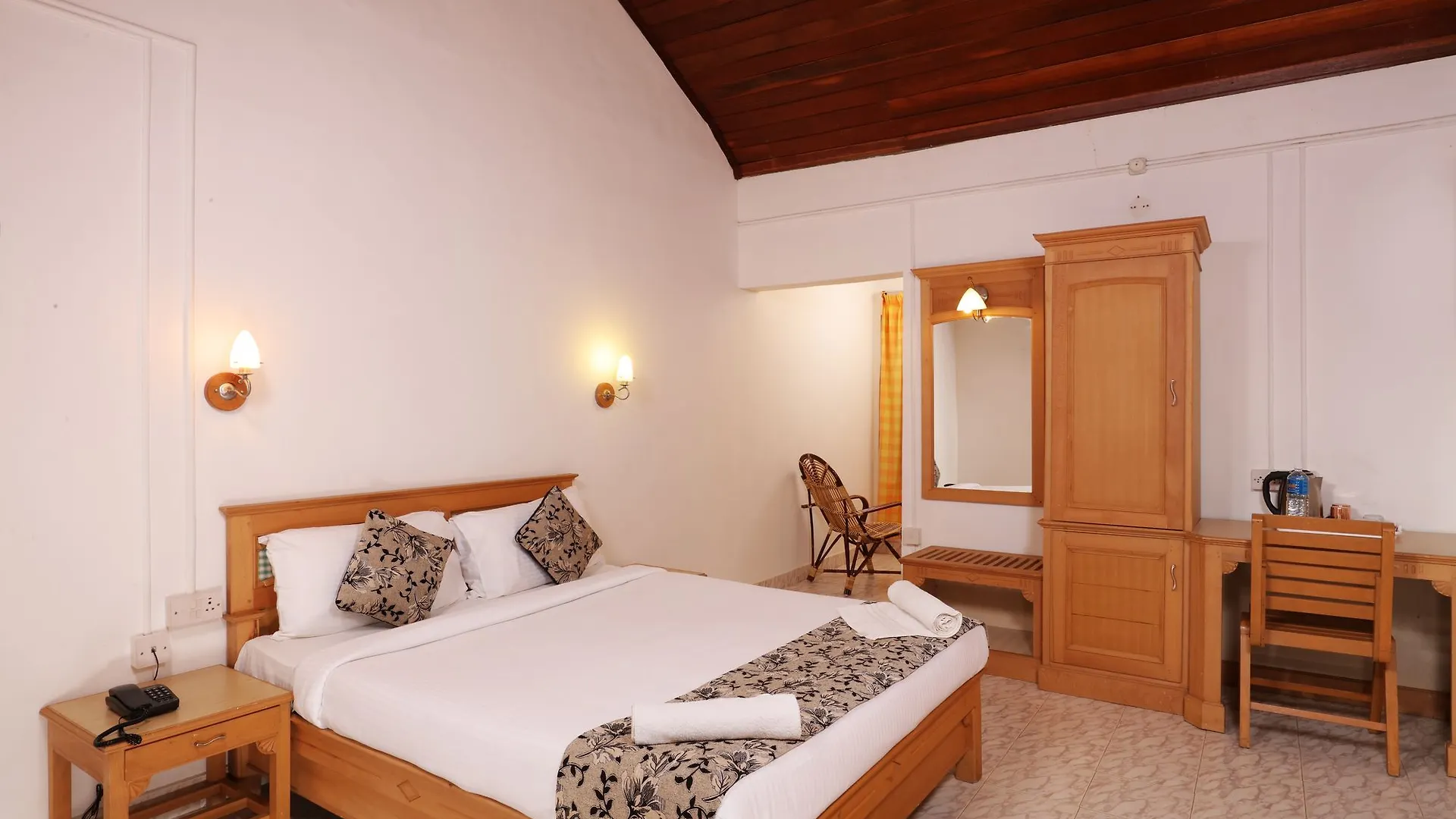Hotel Dew Drops Farm Resorts Adimaly