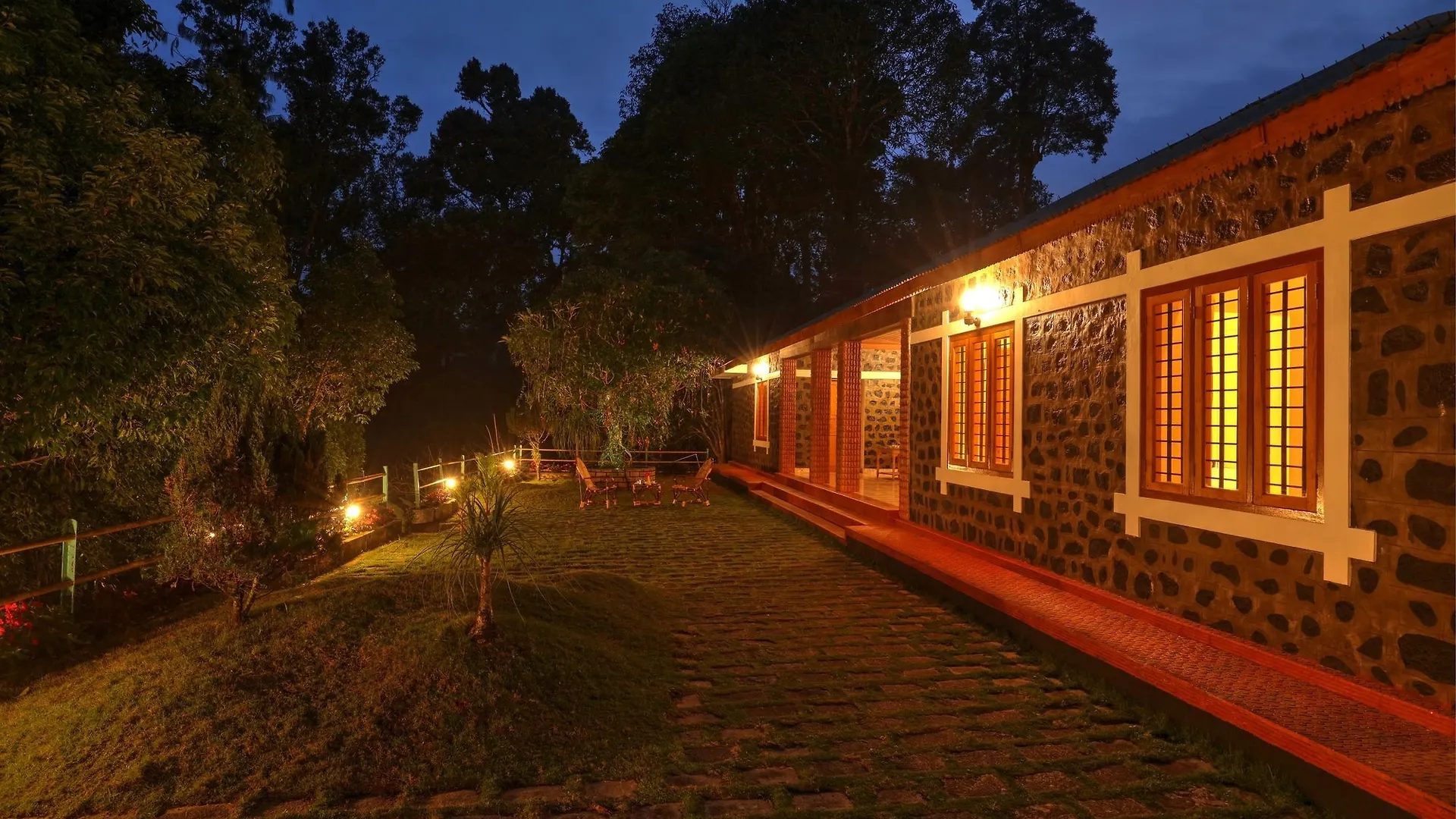 Dew Drops Farm Resorts Adimaly