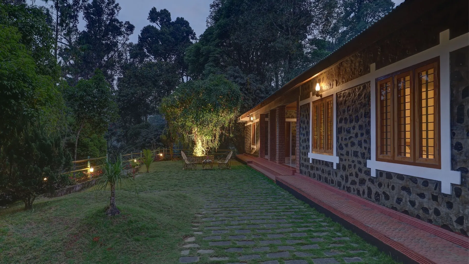 *** Hotel Dew Drops Farm Resorts Adimaly Indie
